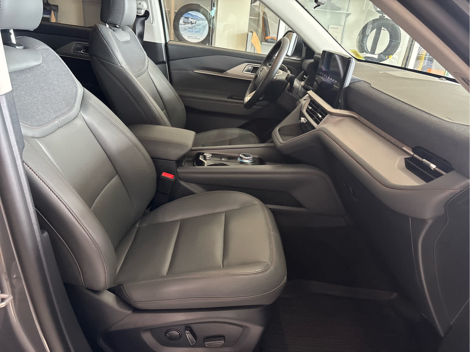 2026 Ford Explorer Active - Photo 25