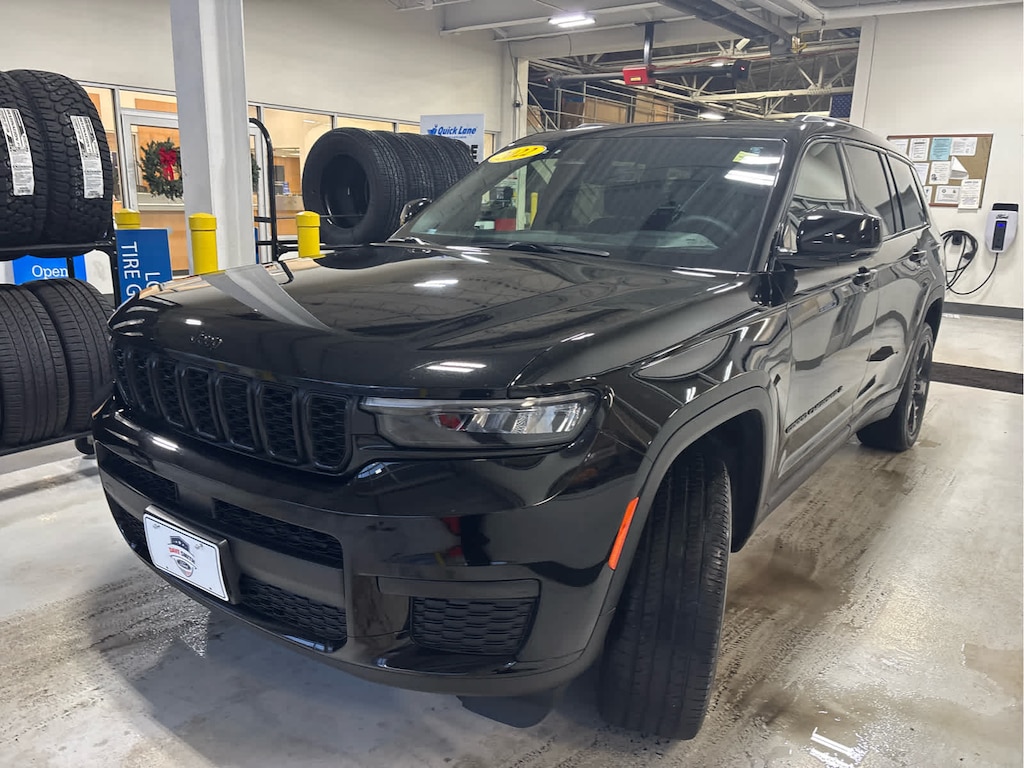 Used 2023 Jeep Grand Cherokee L Altitude SUV
