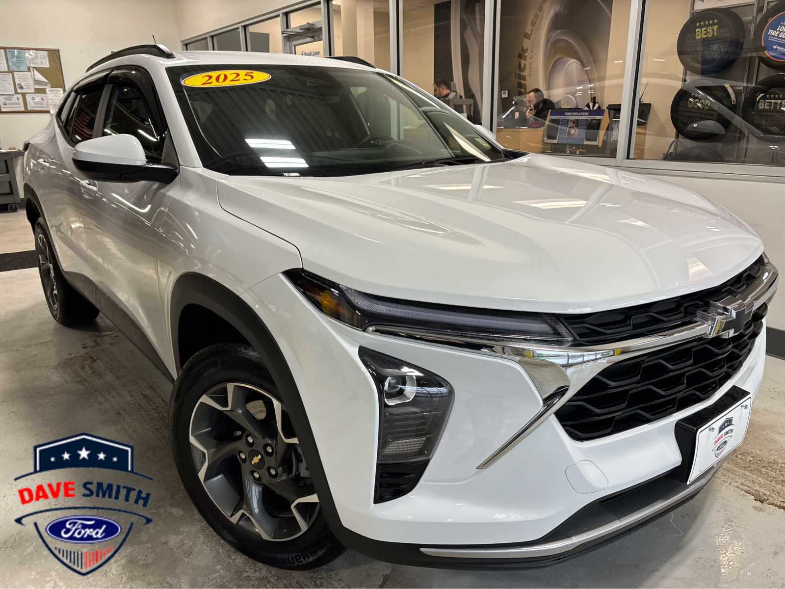 2025 Chevrolet Trax LT's photo