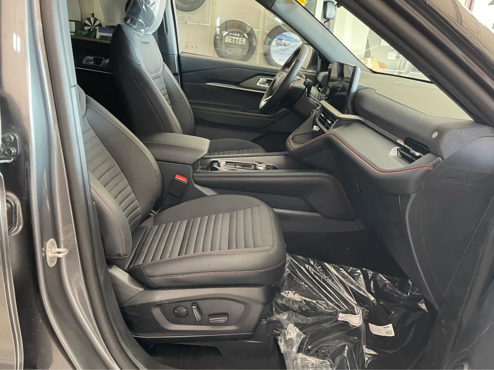 2026 Ford Explorer ST-Line - Photo 39