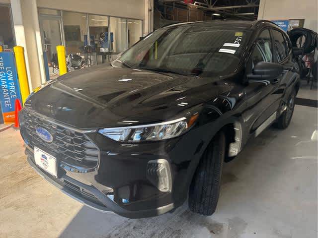 2025 Ford Escape ST-Line photo 3