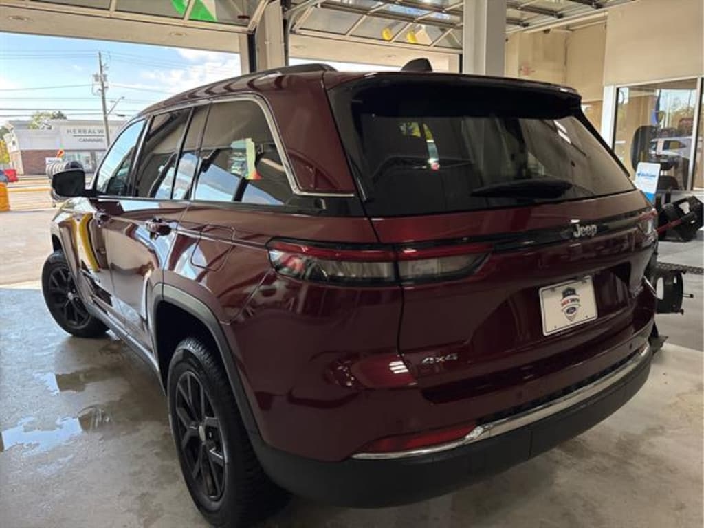 Used 2022 Jeep Grand Cherokee Limited SUV