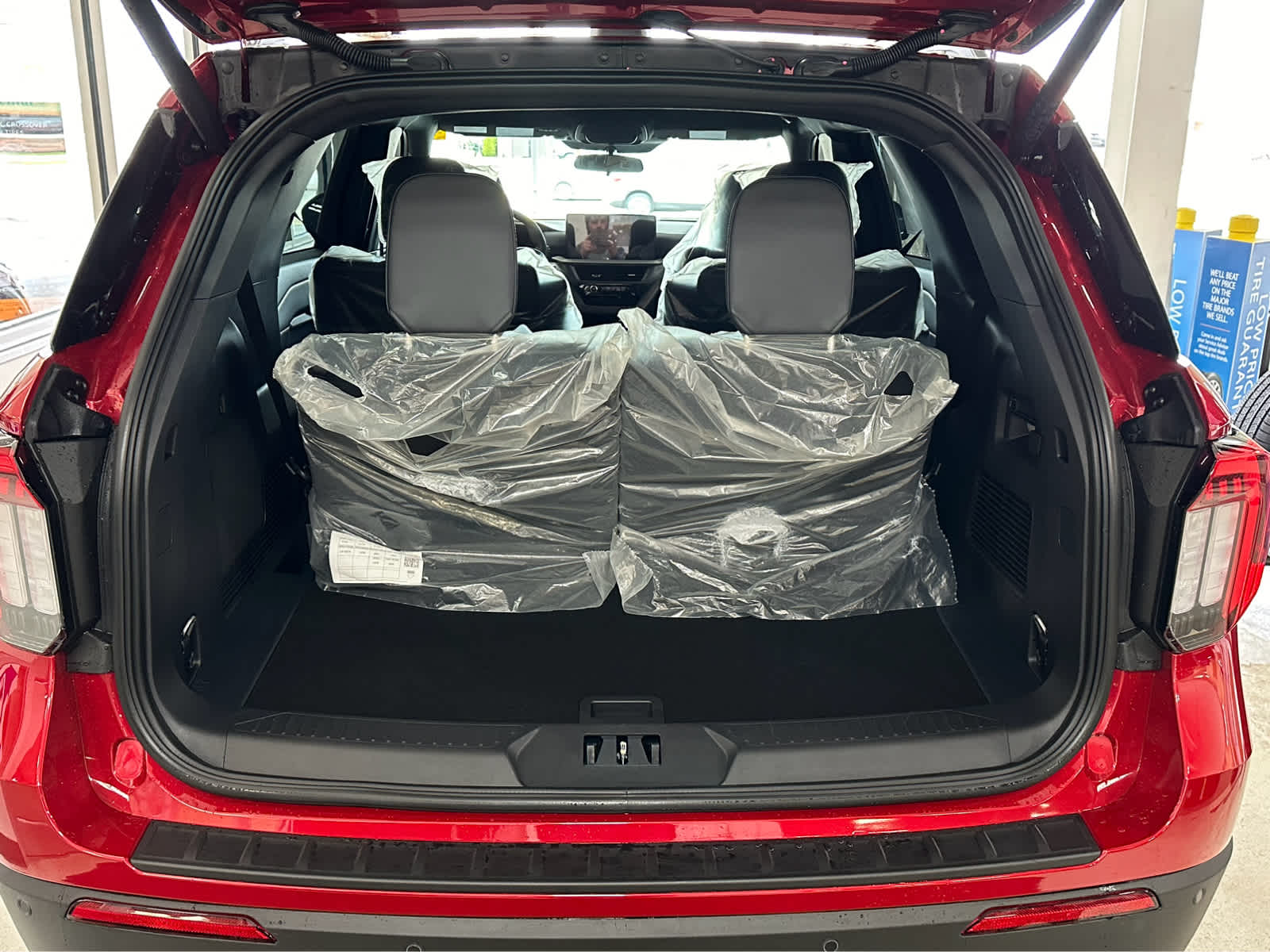 2026 Ford Explorer ST-Line - Photo 12