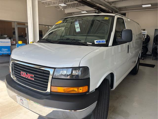 2023 Gmc Savana 2500 Cargo photo 3