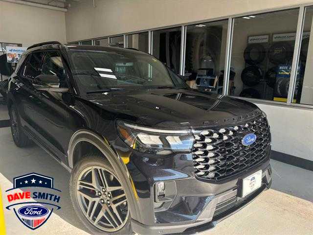 2025 Ford Explorer ST-LINE's photo