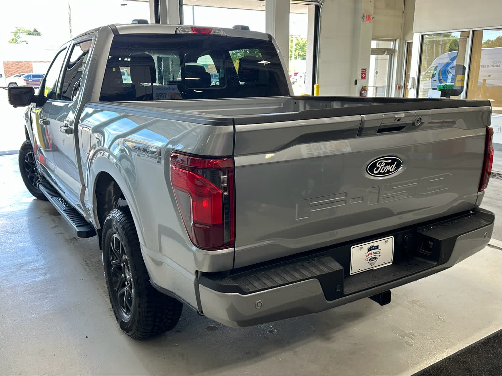 2025 Ford F-150 XLT photo 3