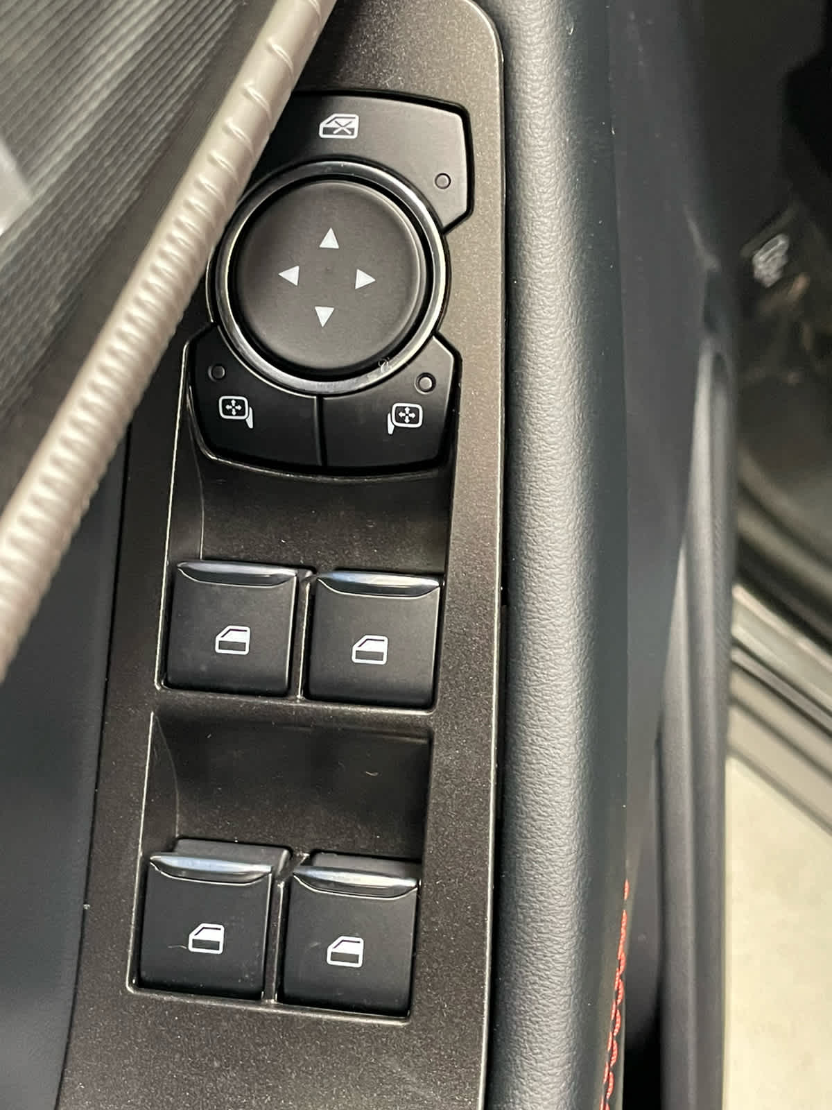 2026 Ford Explorer ST-Line - Photo 14