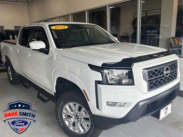 2022 Nissan Frontier SV's photo