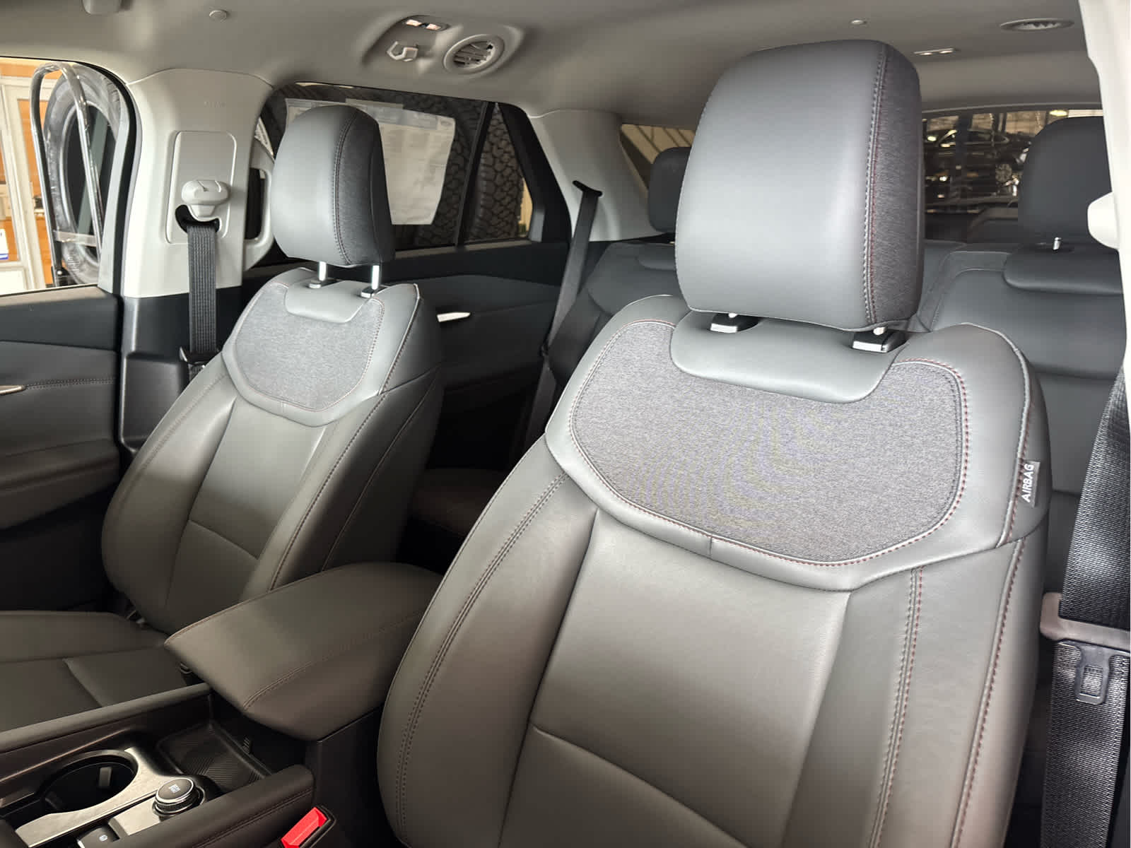 2026 Ford Explorer Active - Photo 15