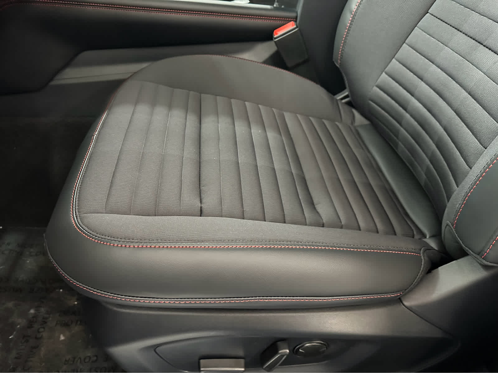 2026 Ford Explorer ST-Line - Photo 19