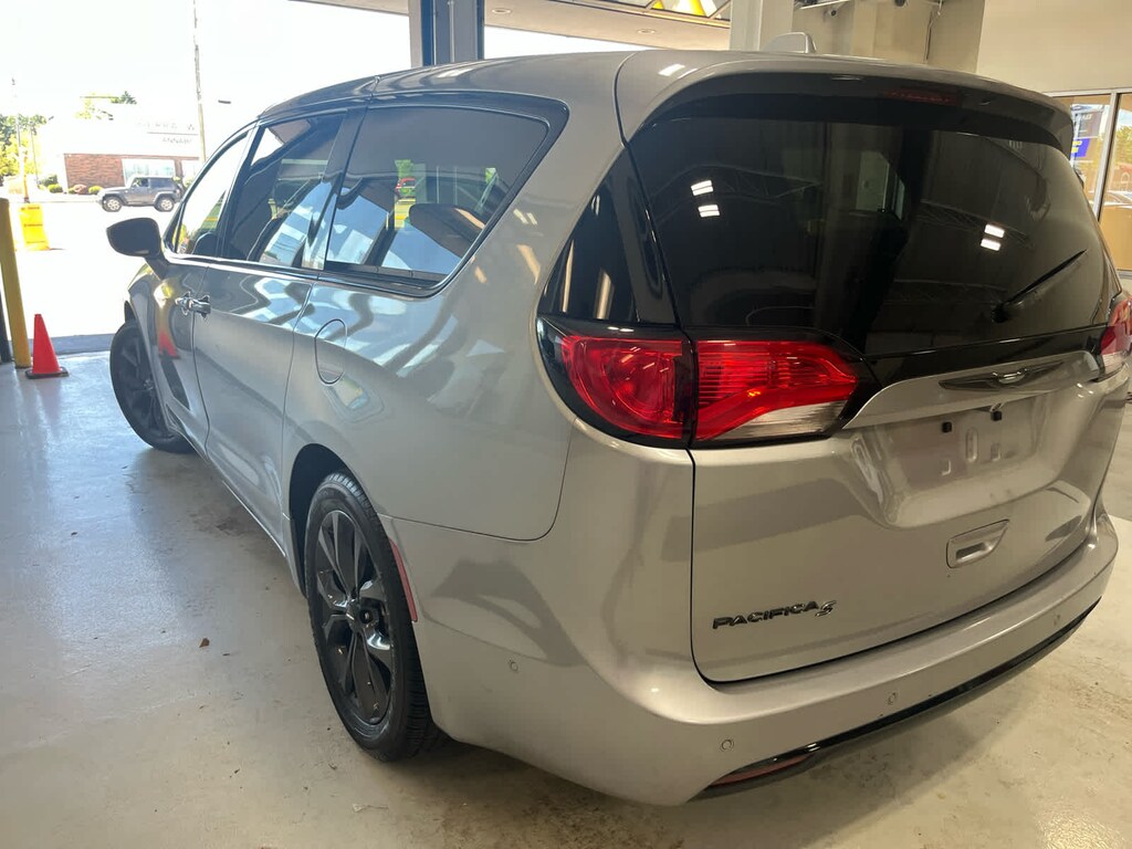 Certified 2019 Chrysler Pacifica Touring Plus Van Passenger Van