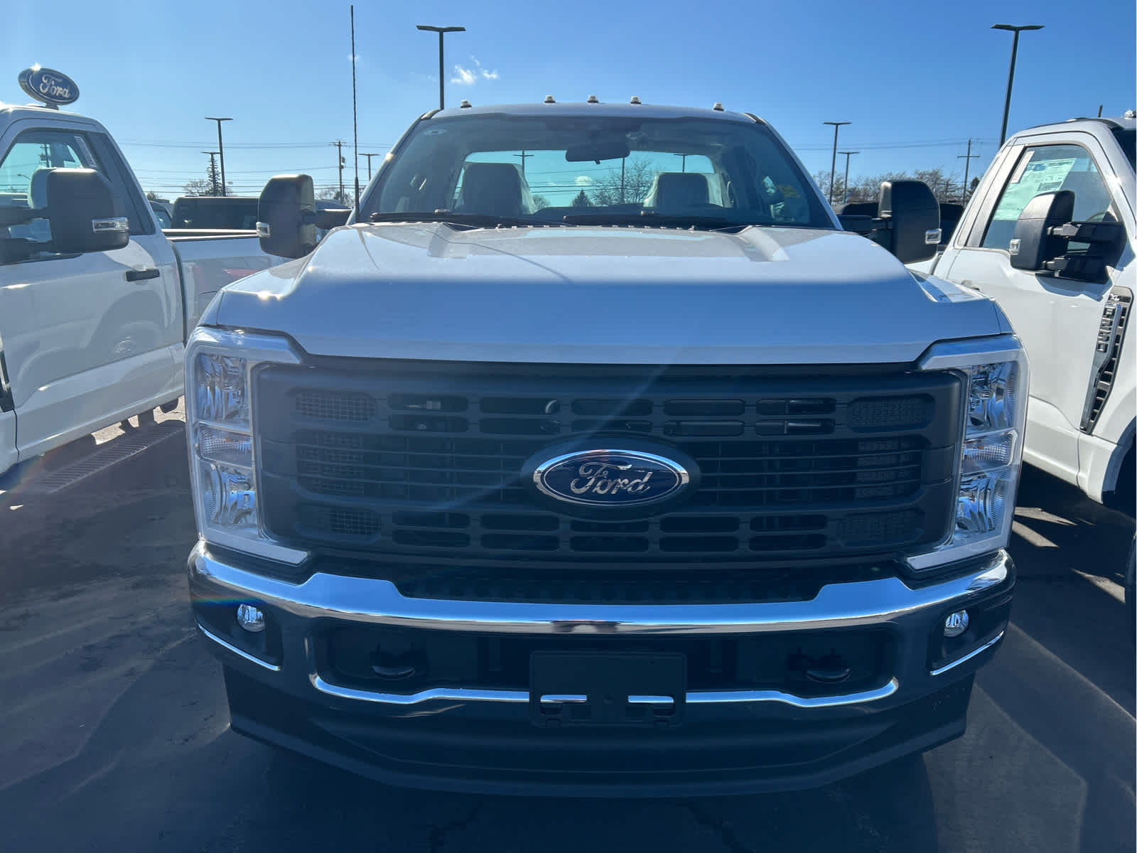 2025 Ford F-350 photo 2