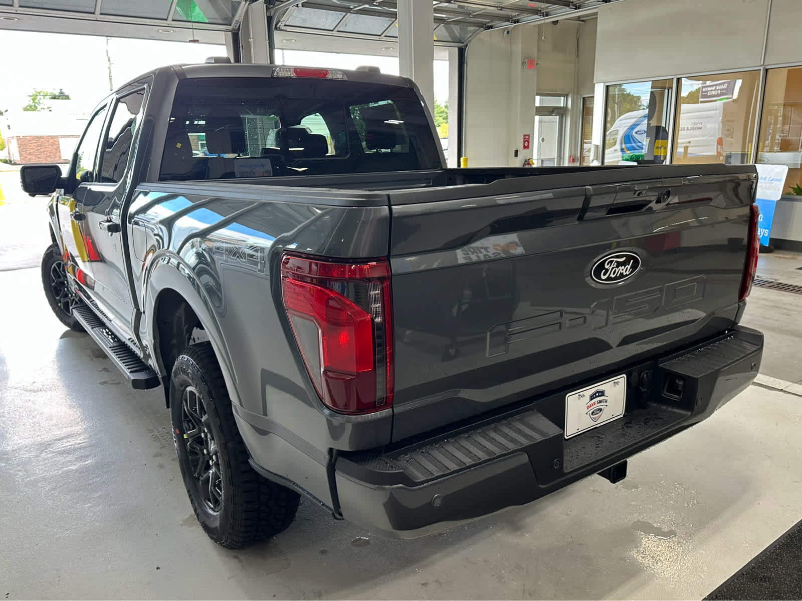 2025 Ford F-150 XLT photo 4