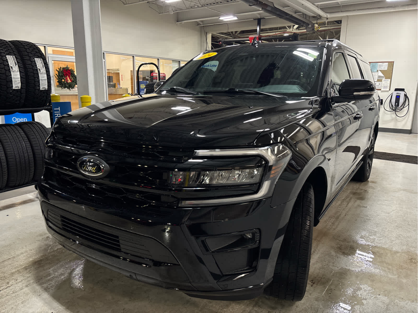 2024 Ford Expedition MAX Limited photo 2