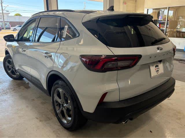 2025 Ford Escape ST-Line photo 2