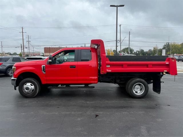 2019 Ford F-350 Super Duty Chassis Cab XL