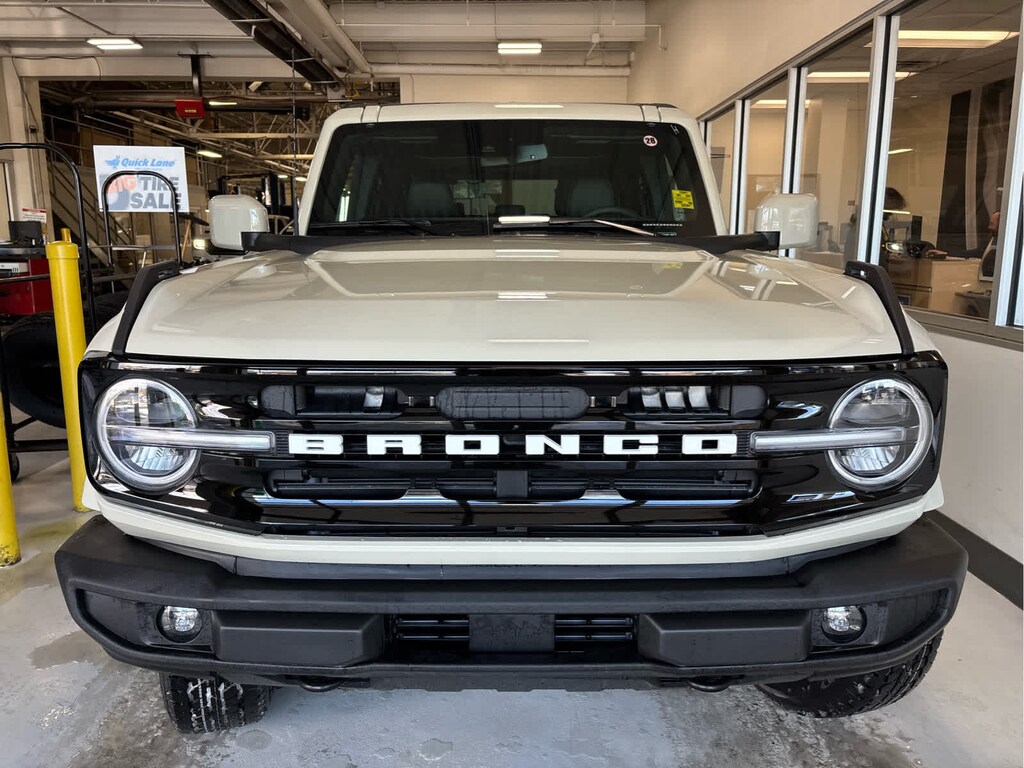 New 2025 Ford Bronco Outer Banks SUV
