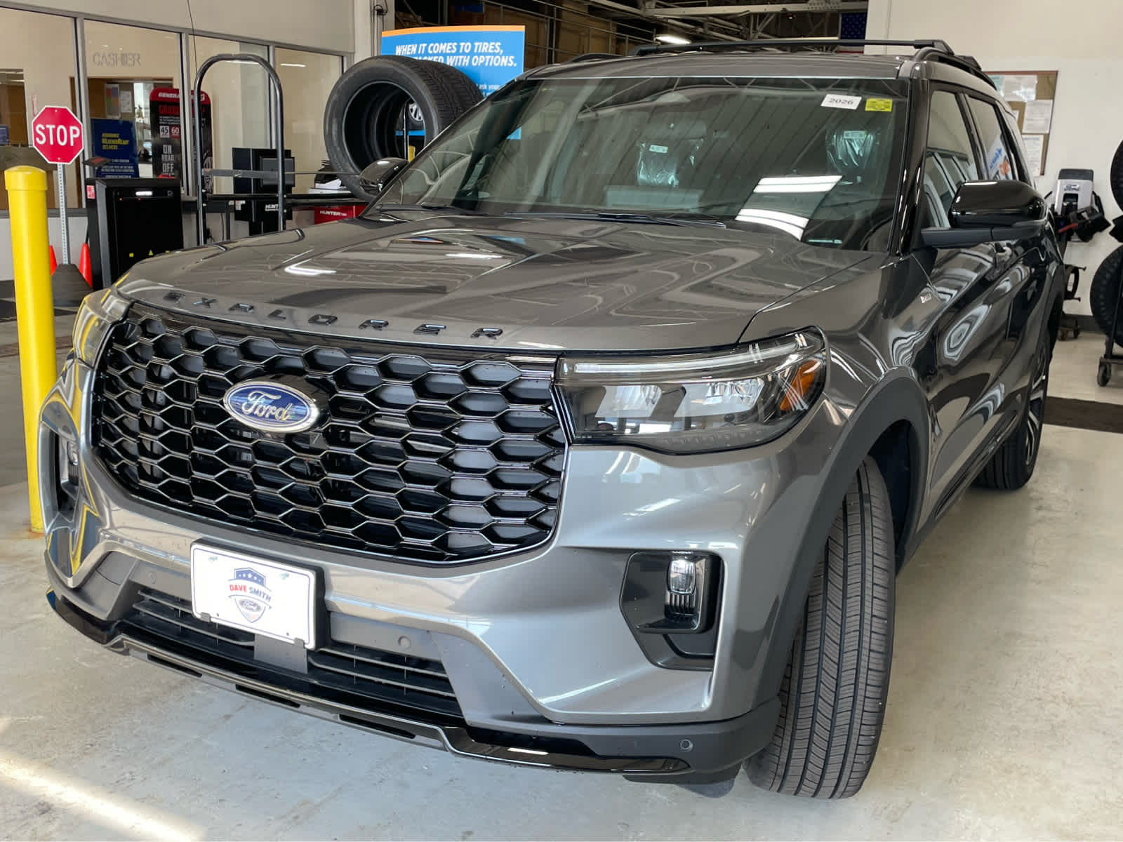 2026 Ford Explorer ST-Line - Photo 4