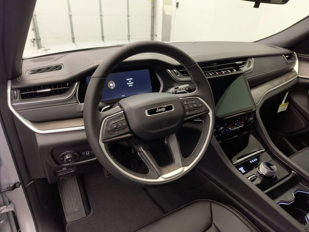 New 2025 Jeep Grand Cherokee Limited Sport Utility