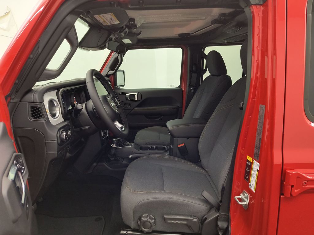 2026 Jeep Wrangler Sahara photo 4