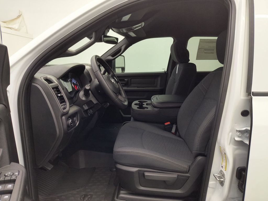 2025 Ram 3500 Tradesman photo 4
