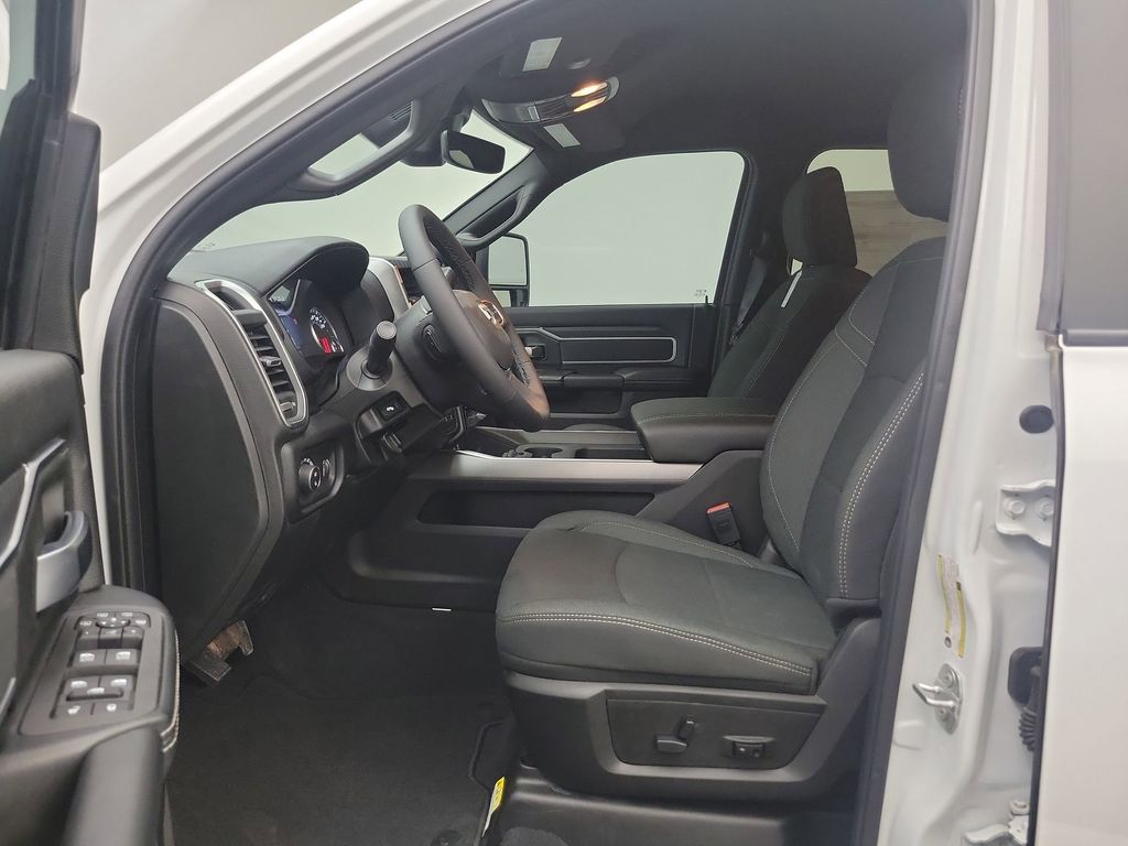 2025 Ram 2500 Big Horn photo 4