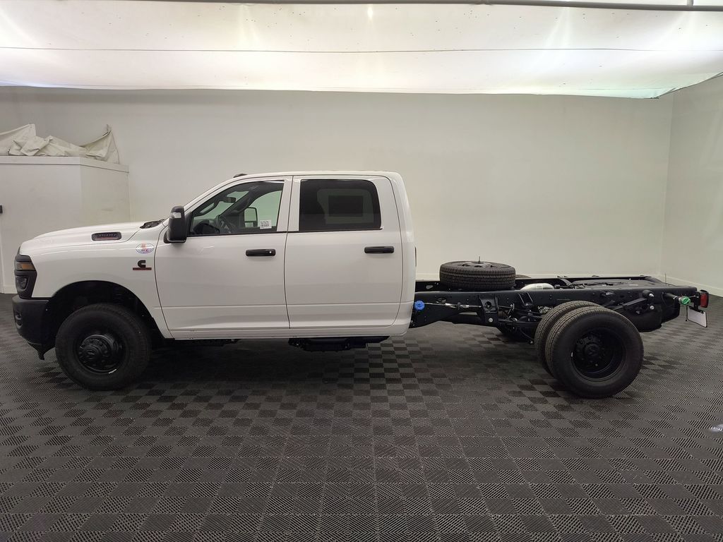 2026 Ram 3500 Tradesman photo 2