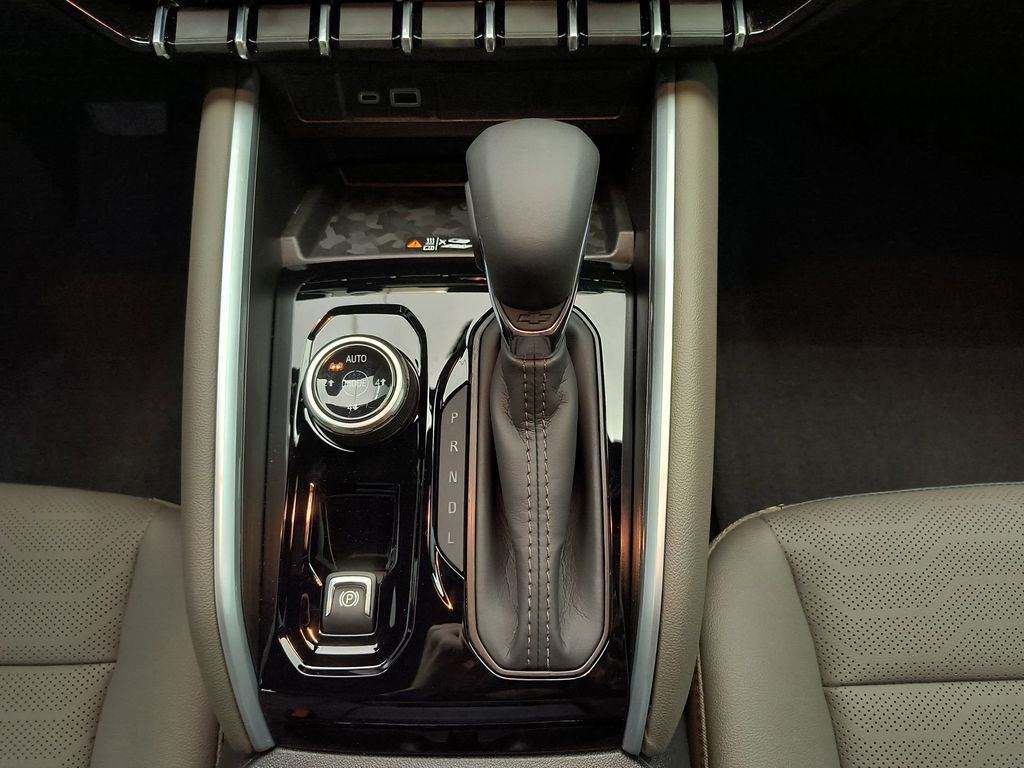 2026 Chevrolet Colorado ZR2 - Photo 16