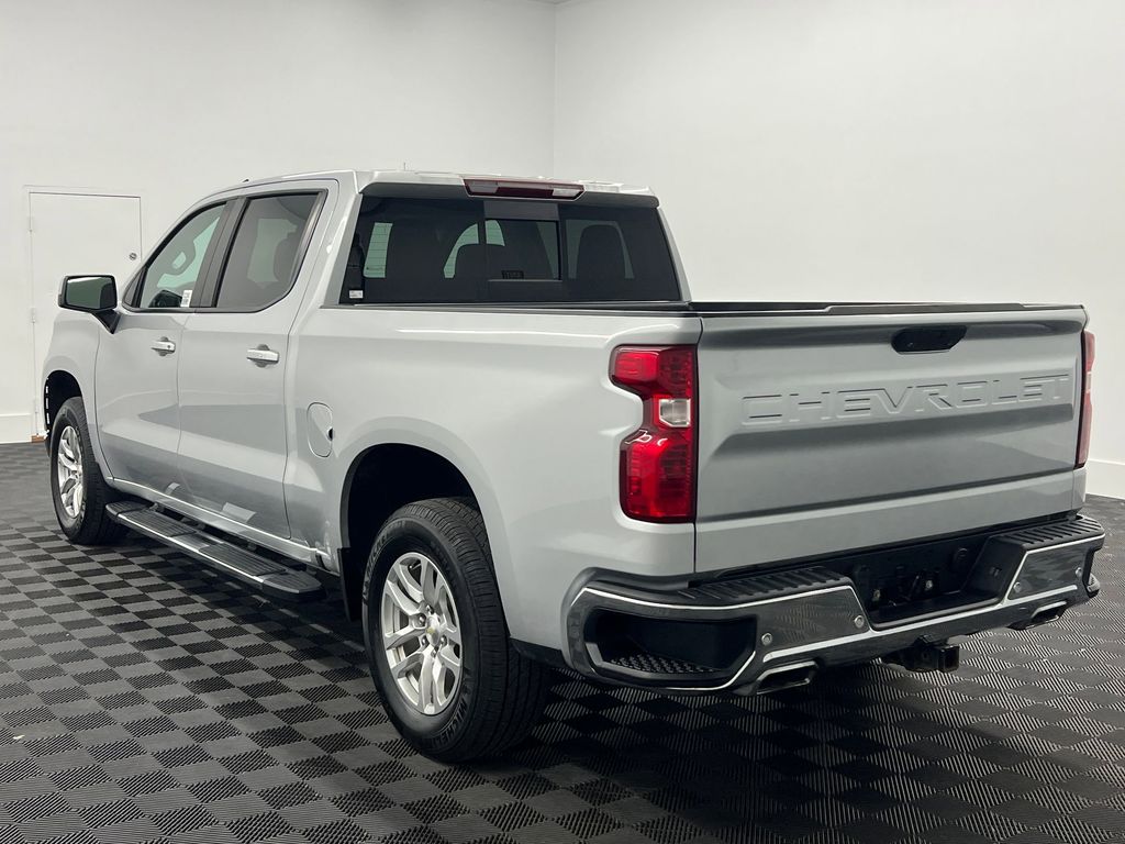 2019 Chevrolet Silverado 1500 LT photo 3