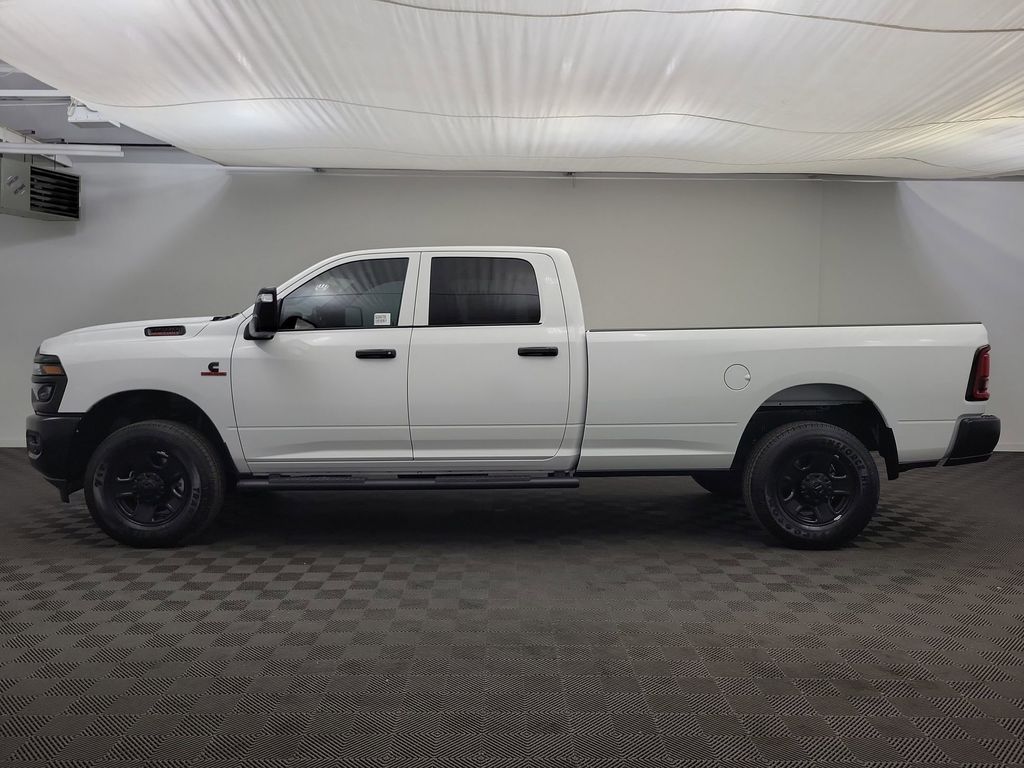 2025 Ram 3500 Tradesman photo 2