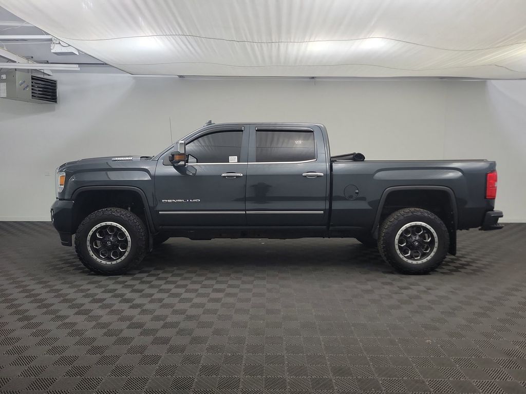 2018 Gmc Sierra 3500 Denali photo 2
