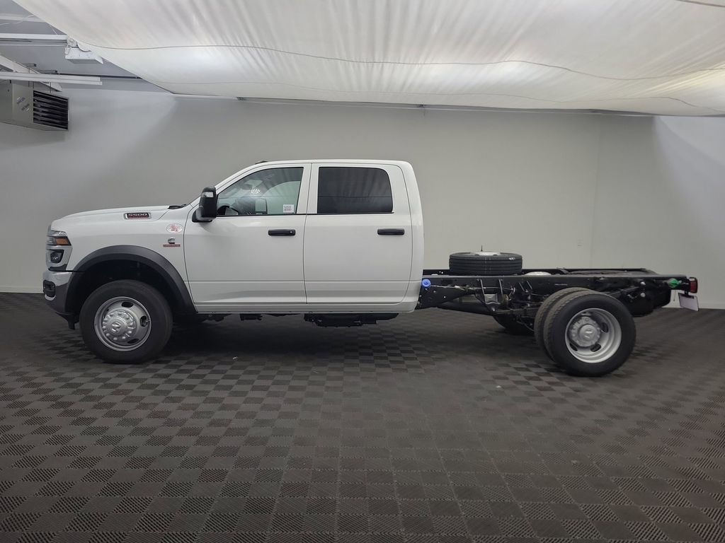 2026 Ram 5500 Tradesman photo 2