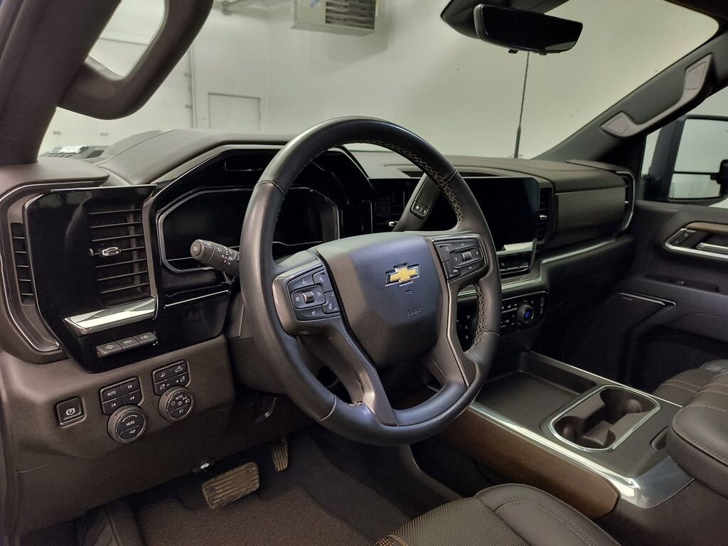 Used 2025 Chevrolet Silverado 2500 High Country Truck Crew Cab