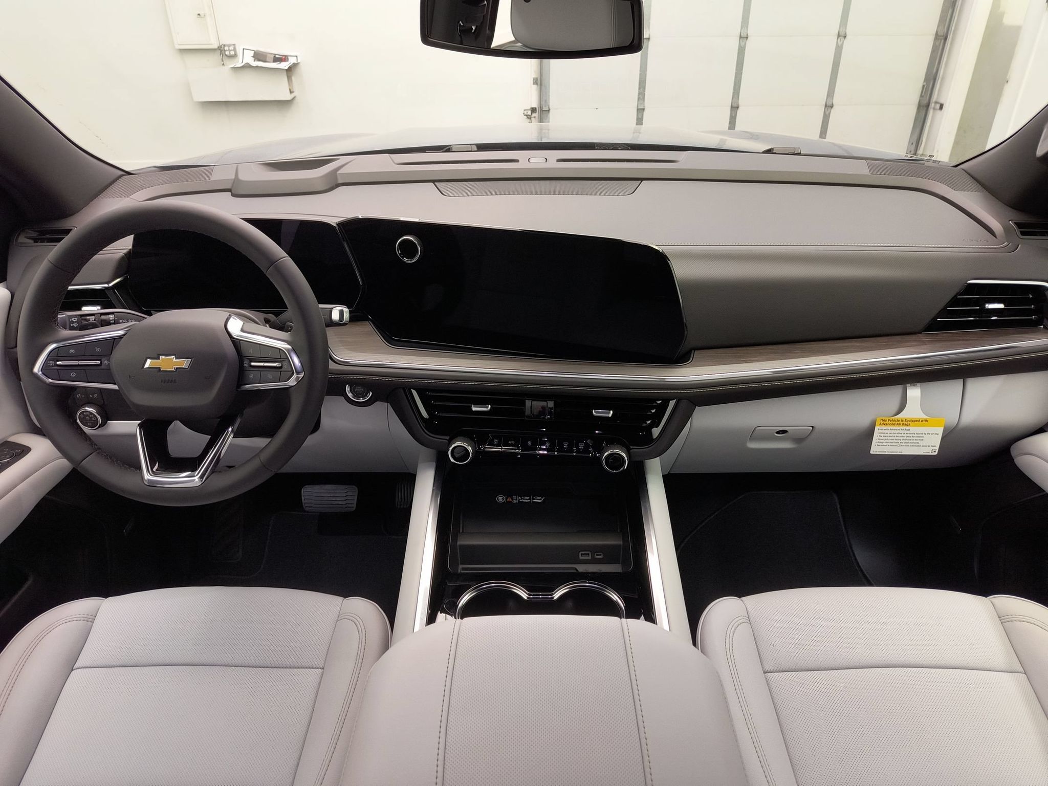 2026 Chevrolet Suburban Premier - Photo 13