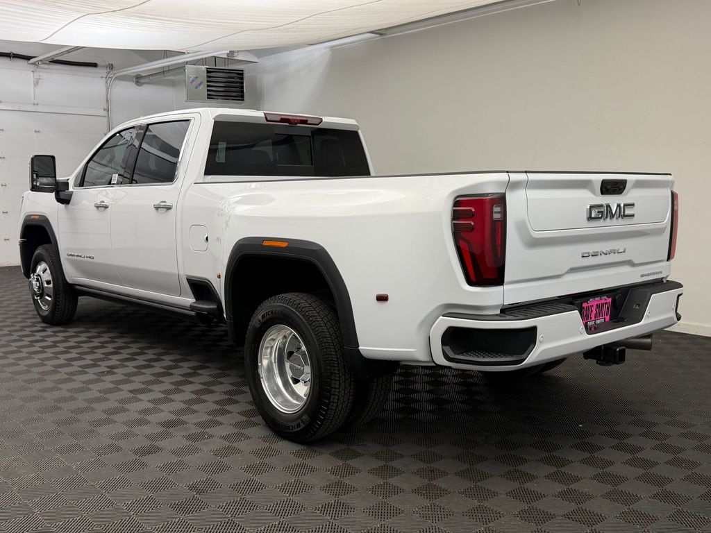 New 2026 GMC Sierra 3500 Denali Ultimate DRW Crew Cab