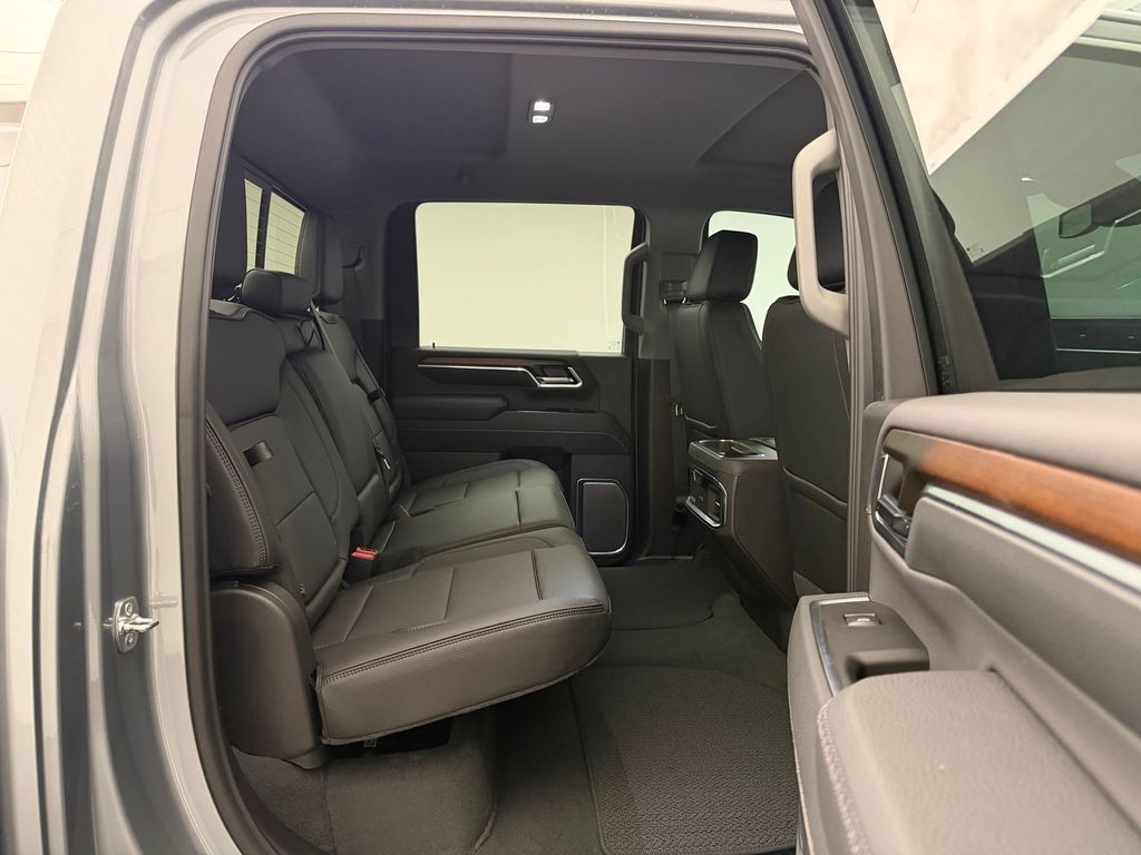 2026 GMC Sierra 3500HD Denali - Photo 25
