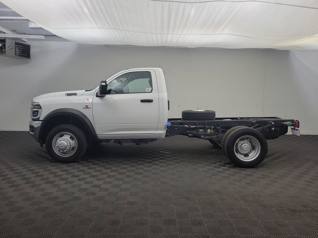 2026 Ram 5500 Tradesman photo 2