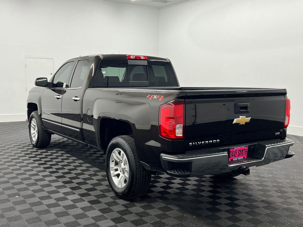 2018 Chevrolet Silverado 1500 LTZ photo 3