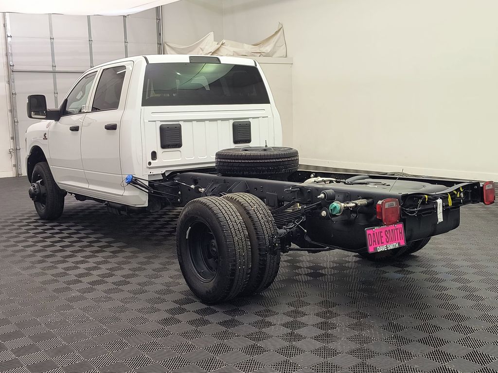 2025 Ram 3500 Tradesman photo 3