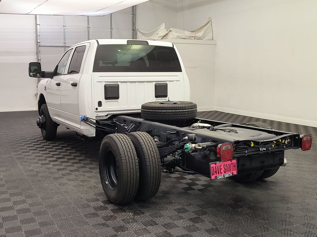 2025 Ram 3500 Tradesman photo 3
