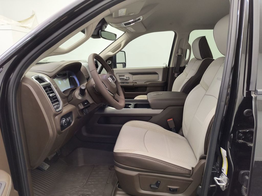 2025 Ram 2500 Laramie photo 4