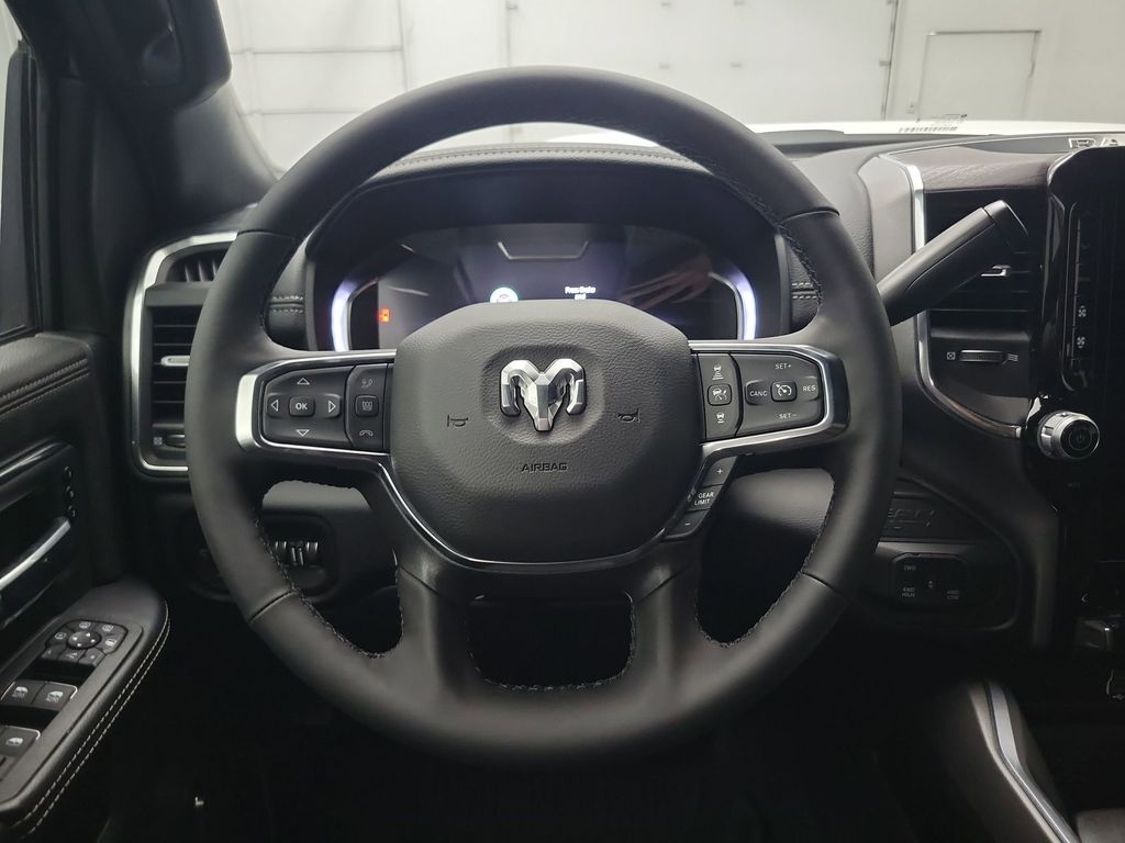 2025 Ram 3500 Laramie photo 4