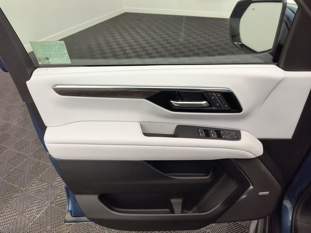 2026 Chevrolet Suburban Premier - Photo 12