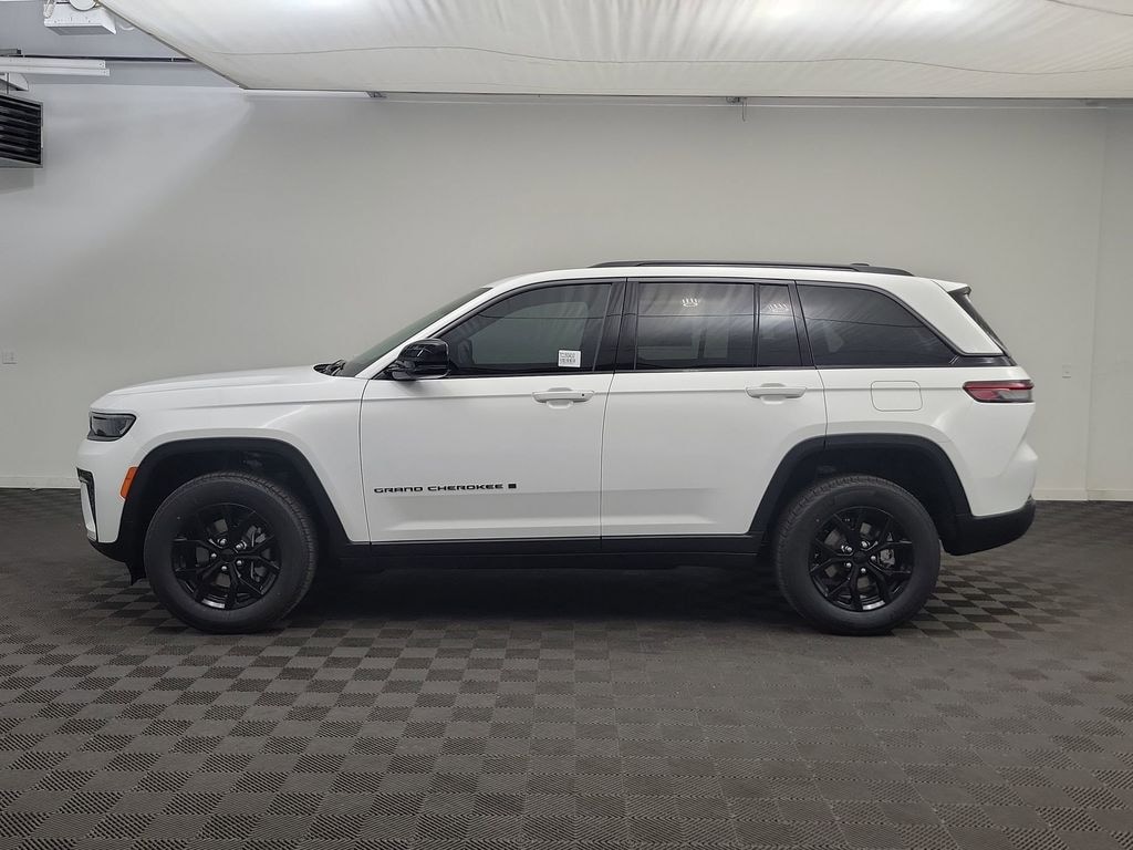 New 2026 Jeep Grand Cherokee Laredo Altitude Sport Utility