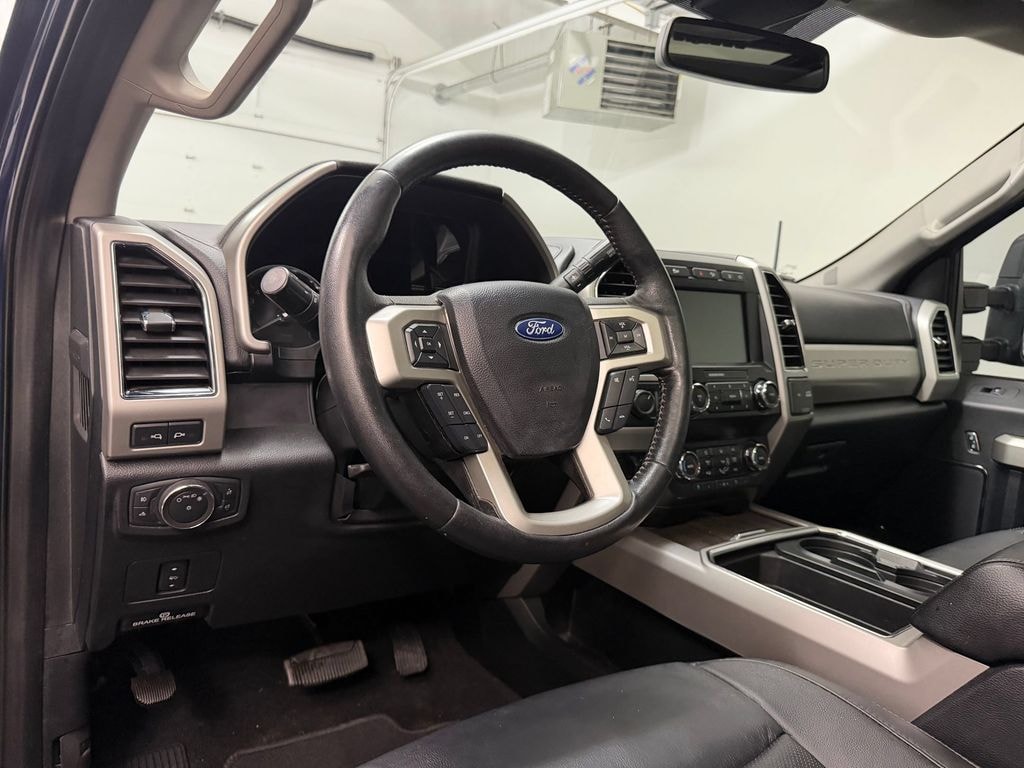 Used 2020 Ford F-250 Super Duty Lariat Truck Crew Cab