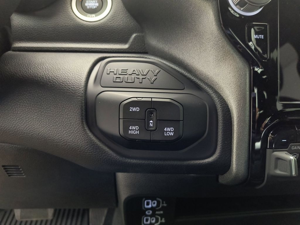 2025 RAM 2500 Tradesman - Photo 25