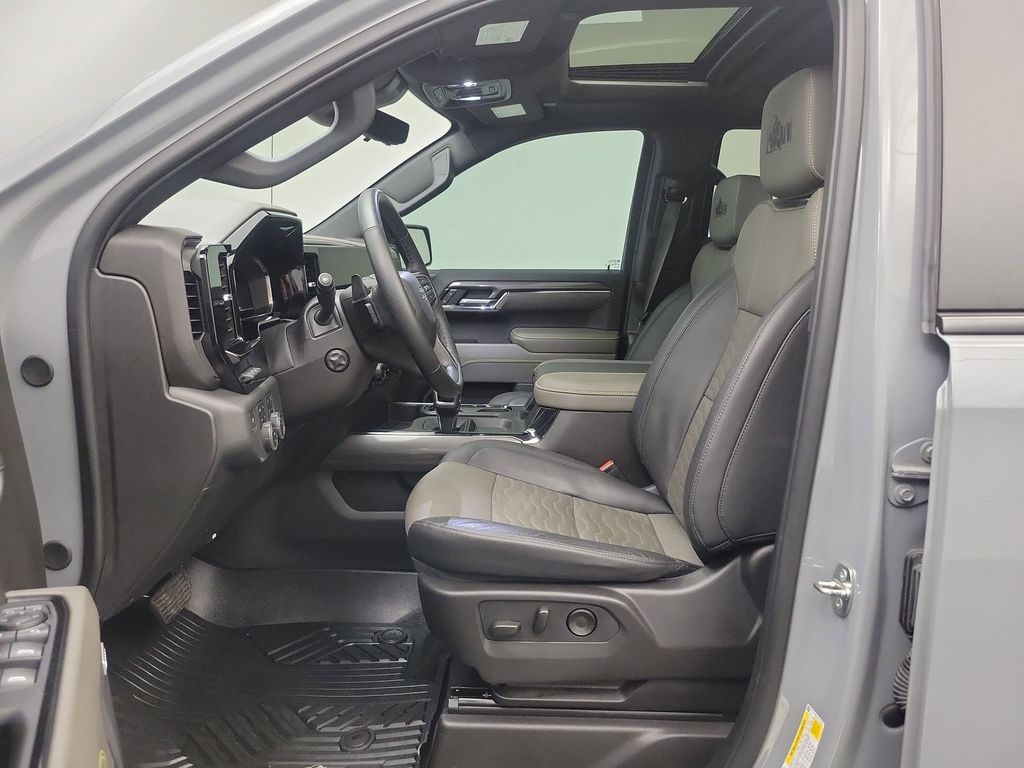 2024 Chevrolet Silverado 1500 ZR2 photo 3