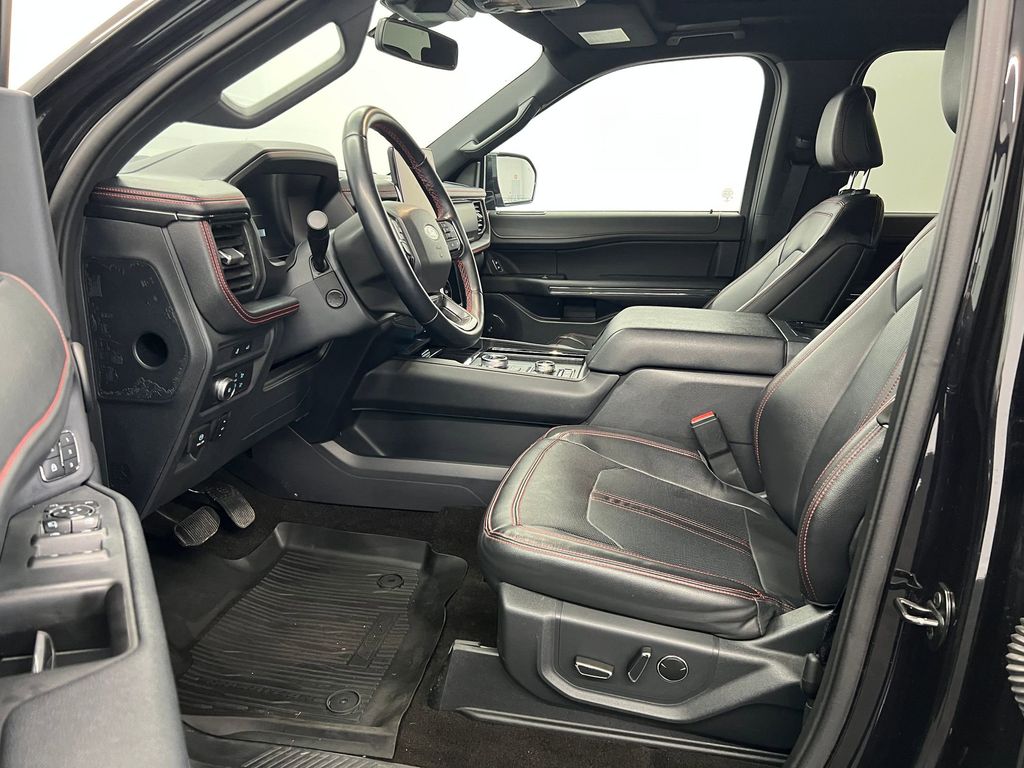 2022 Ford Expedition Limited photo 4