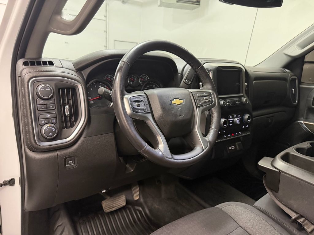 Used 2022 Chevrolet Silverado 1500 LT w/1LT Truck Crew Cab