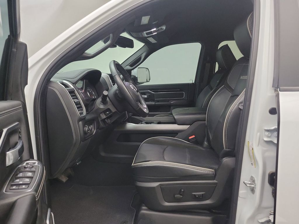 2022 Ram 3500 Laramie photo 4